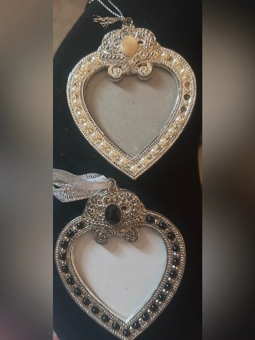 Set of ornate heart shaped picture frame ornaments!